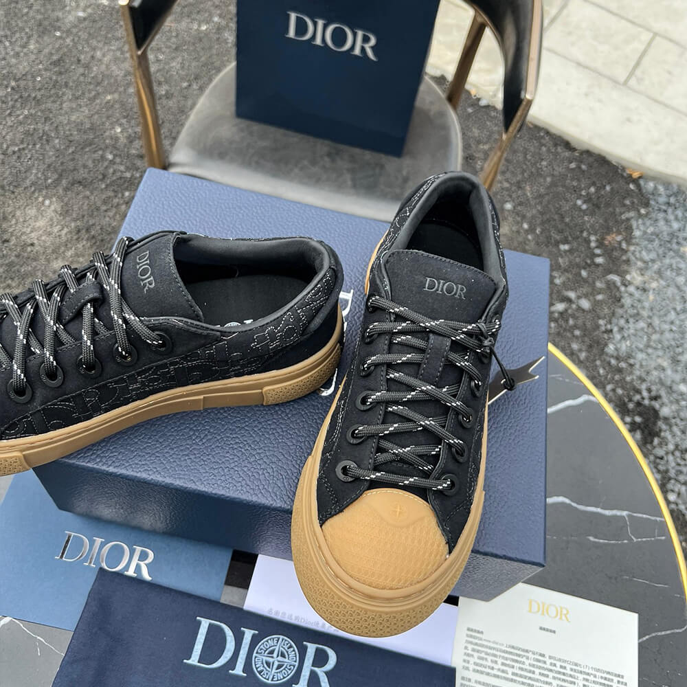 D10r B33 Sneaker