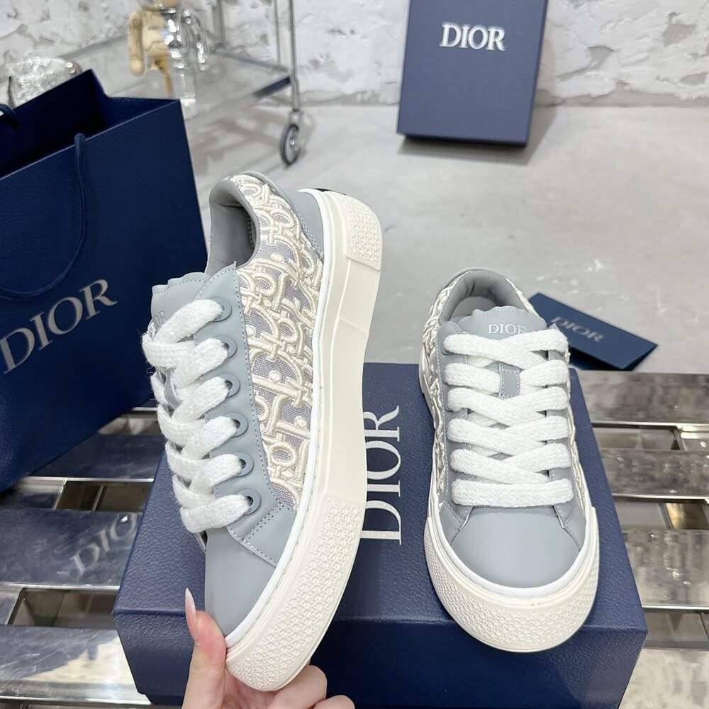 D10r B33 Sneaker