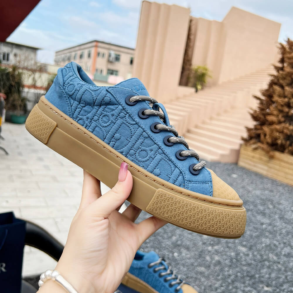 D10r B33 Sneaker
