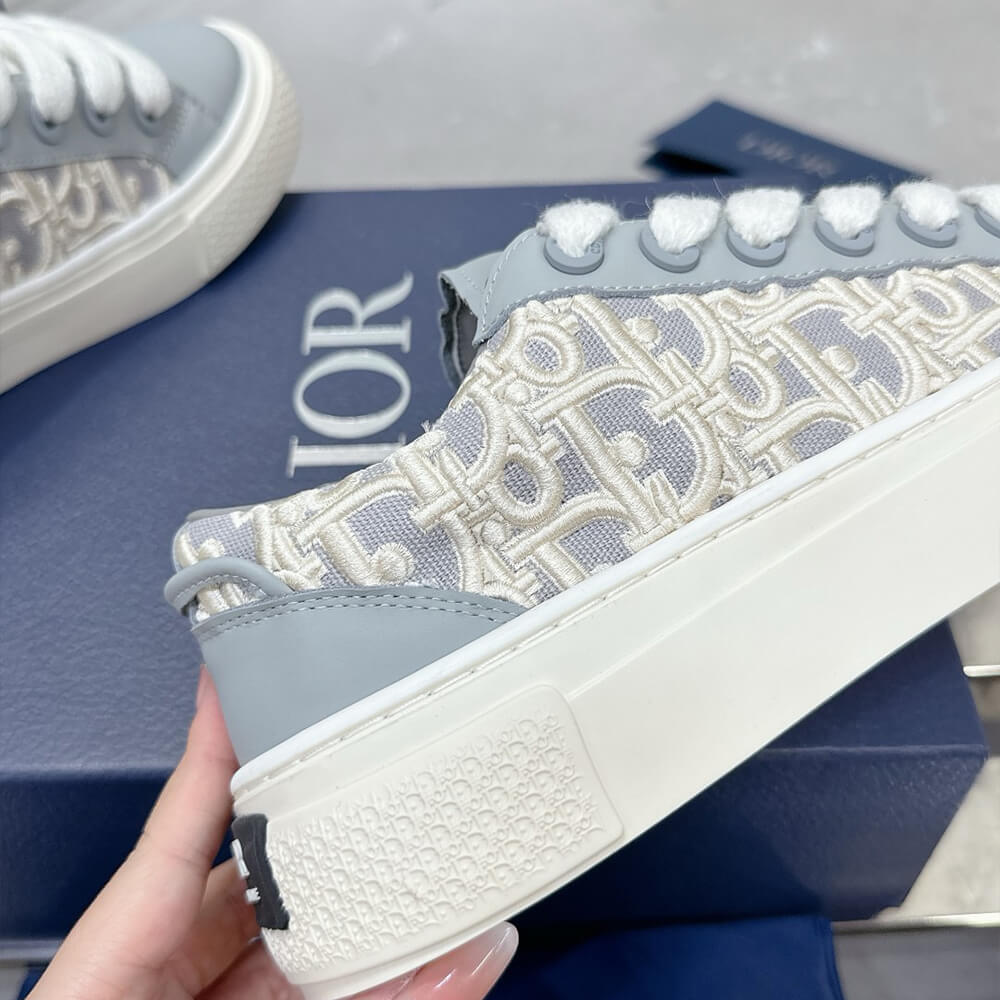 D10r B33 Sneaker