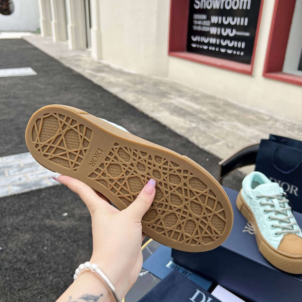 D10r B33 Sneaker