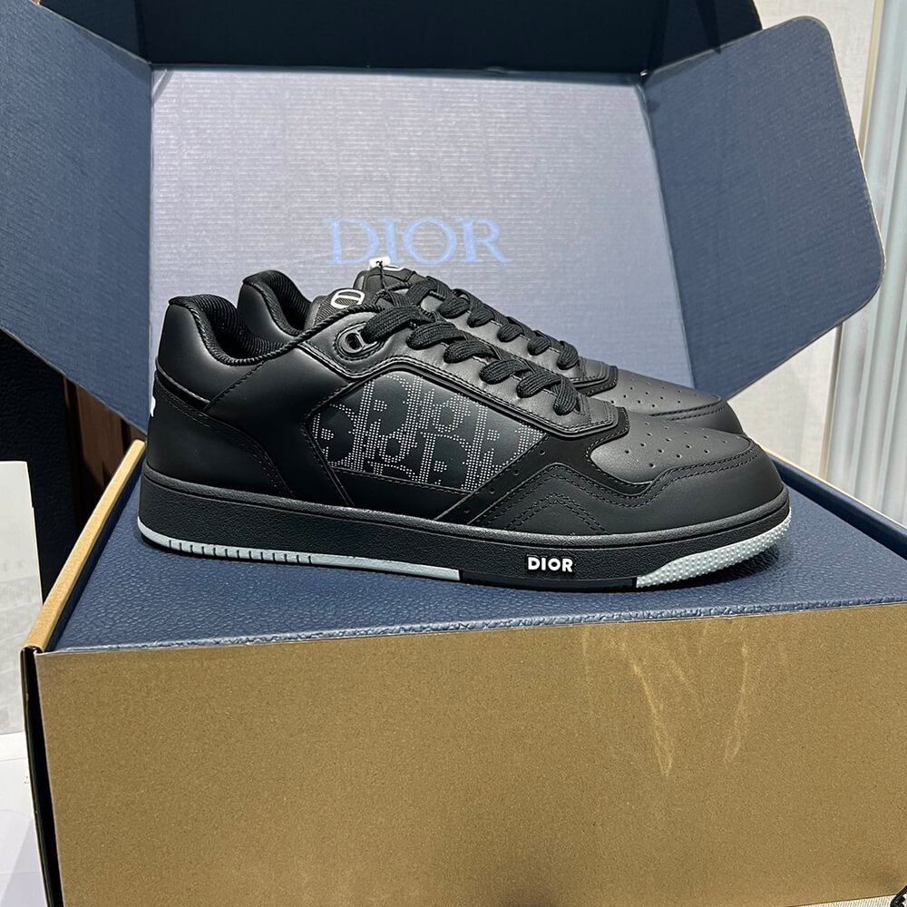D10r B27 Low-Top Sneaker