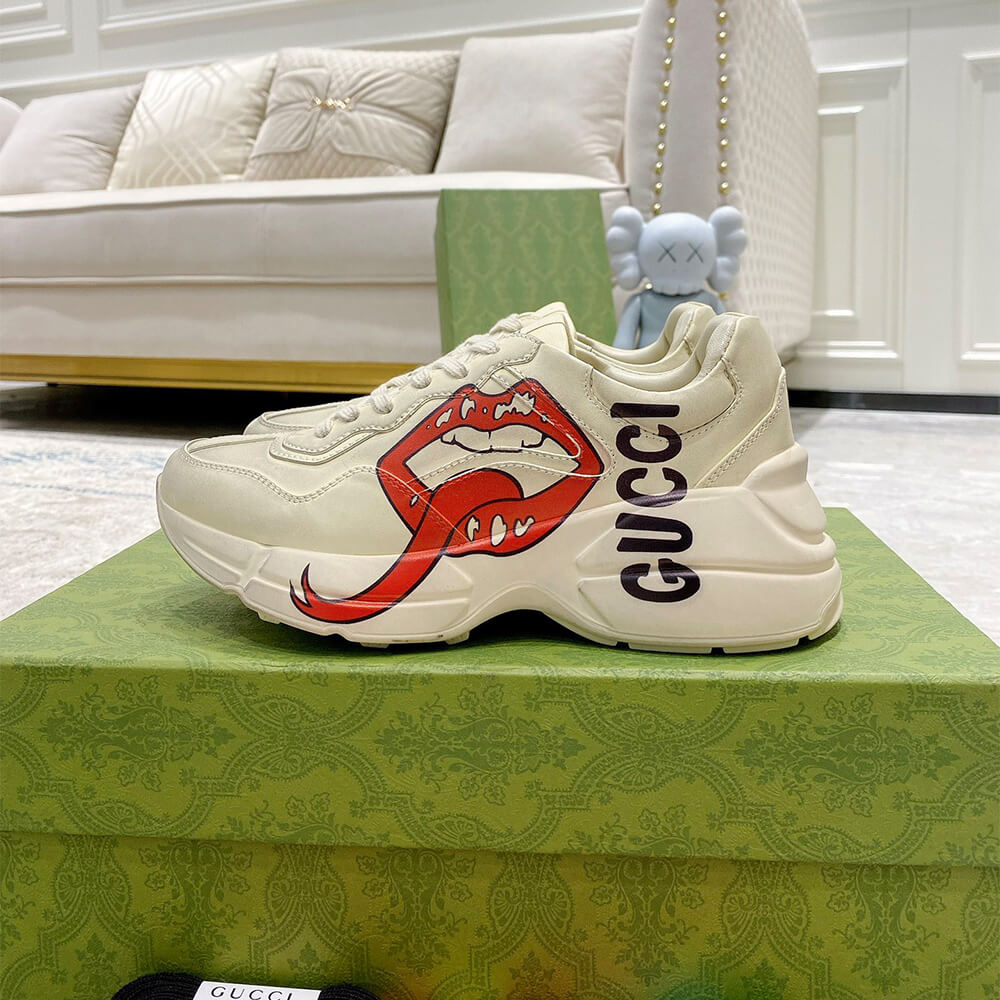 Gvc*1 Rhyton sneaker with mouth print