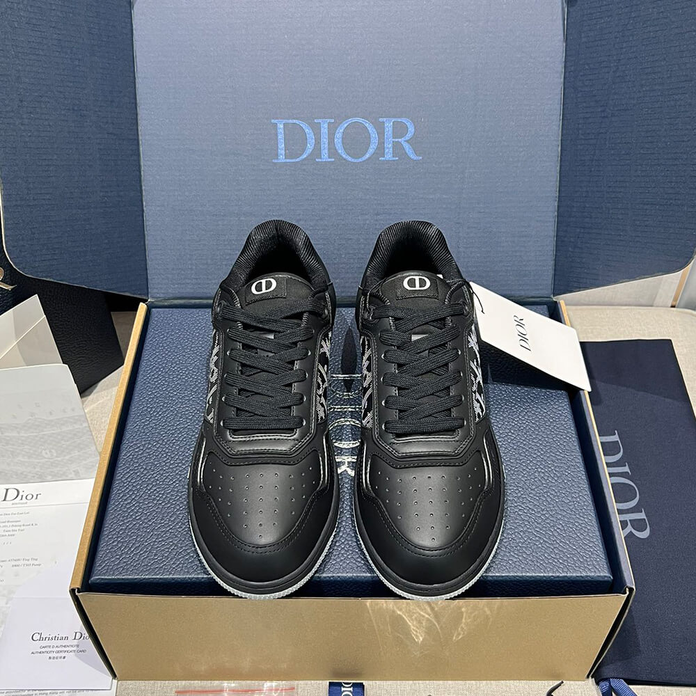 D10r B27 Low-Top Sneaker
