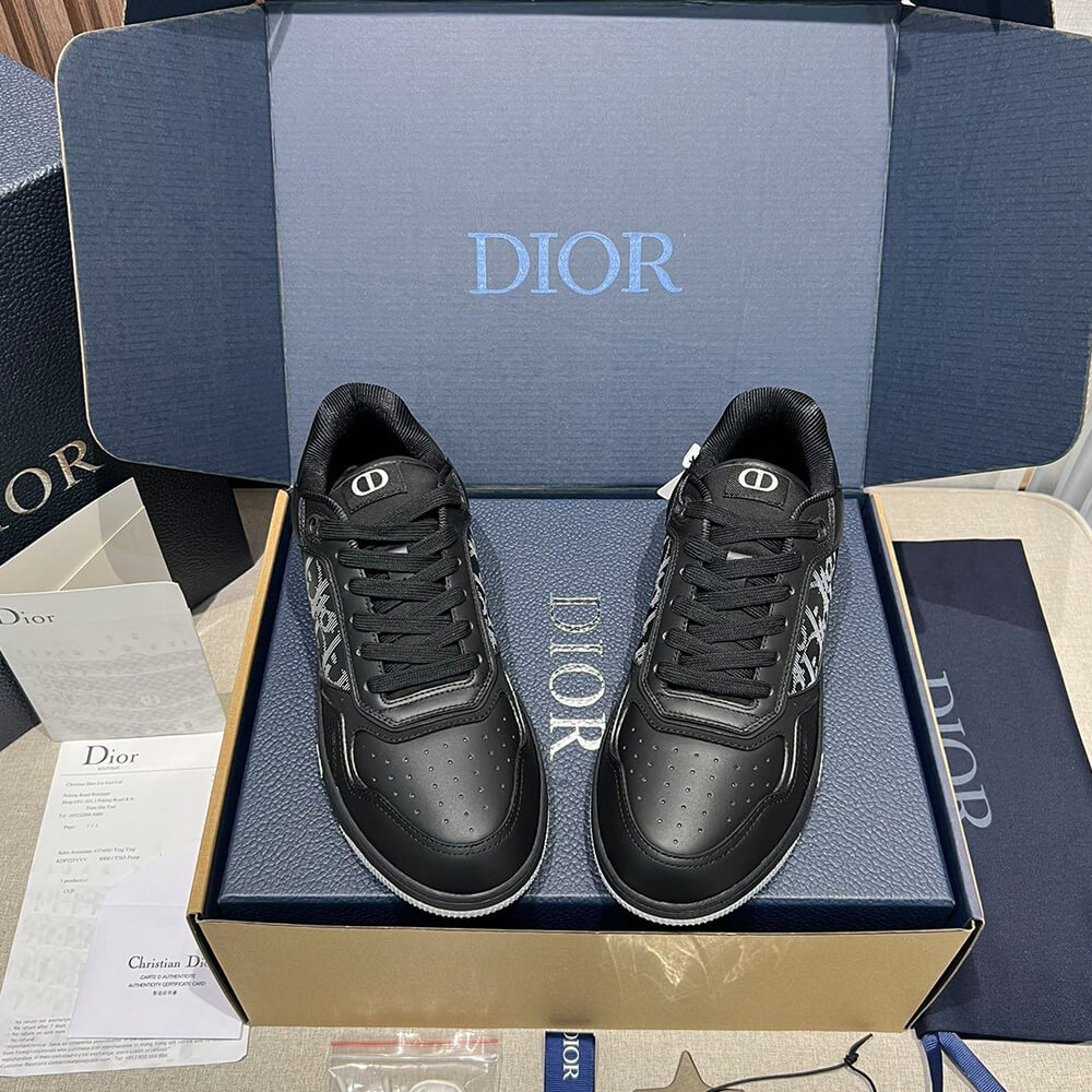 D10r B27 Low-Top Sneaker
