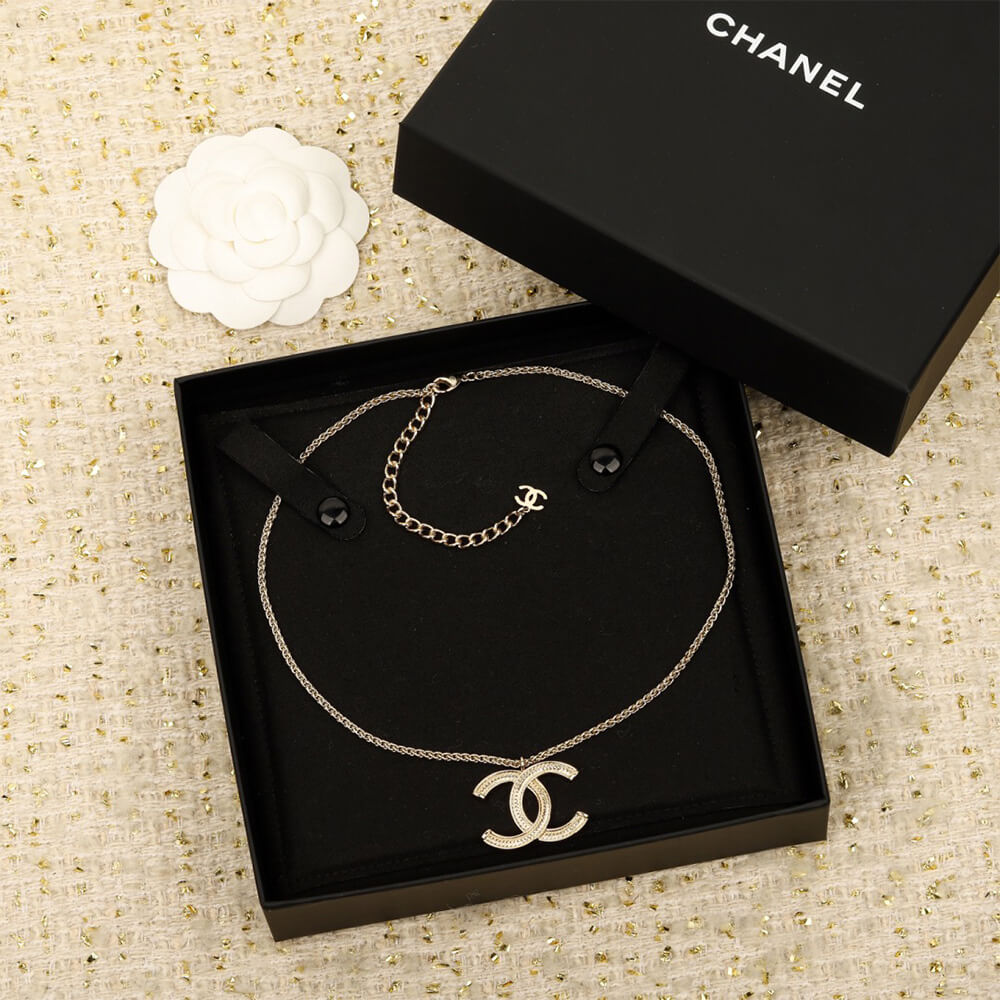 Ch**el NECKLACE