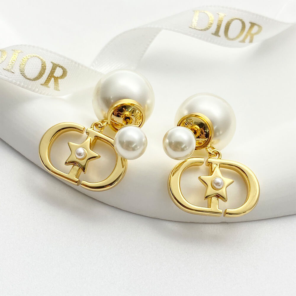 D10r PEARL EARRINGS