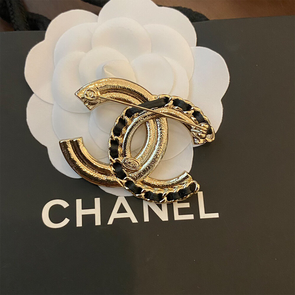 Ch**el BROOCH