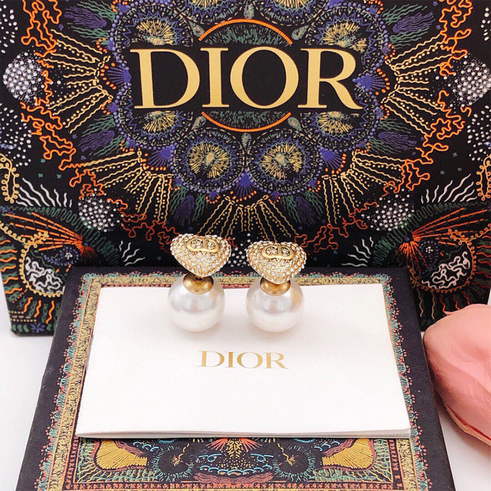 D10r PEARL EARRINGS