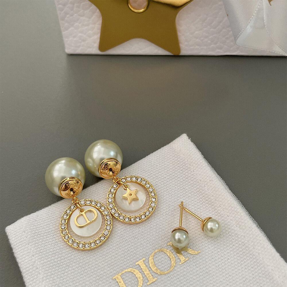 D10r PEARL EARRINGS