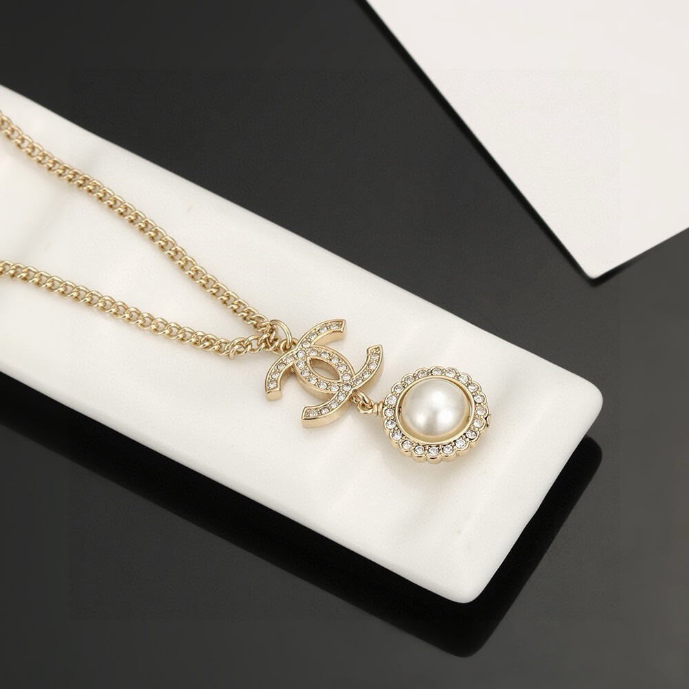 Ch**el NECKLACE