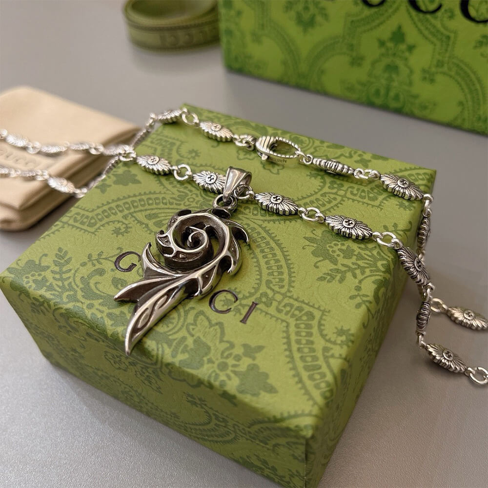 Gvc*1 NECKLACE