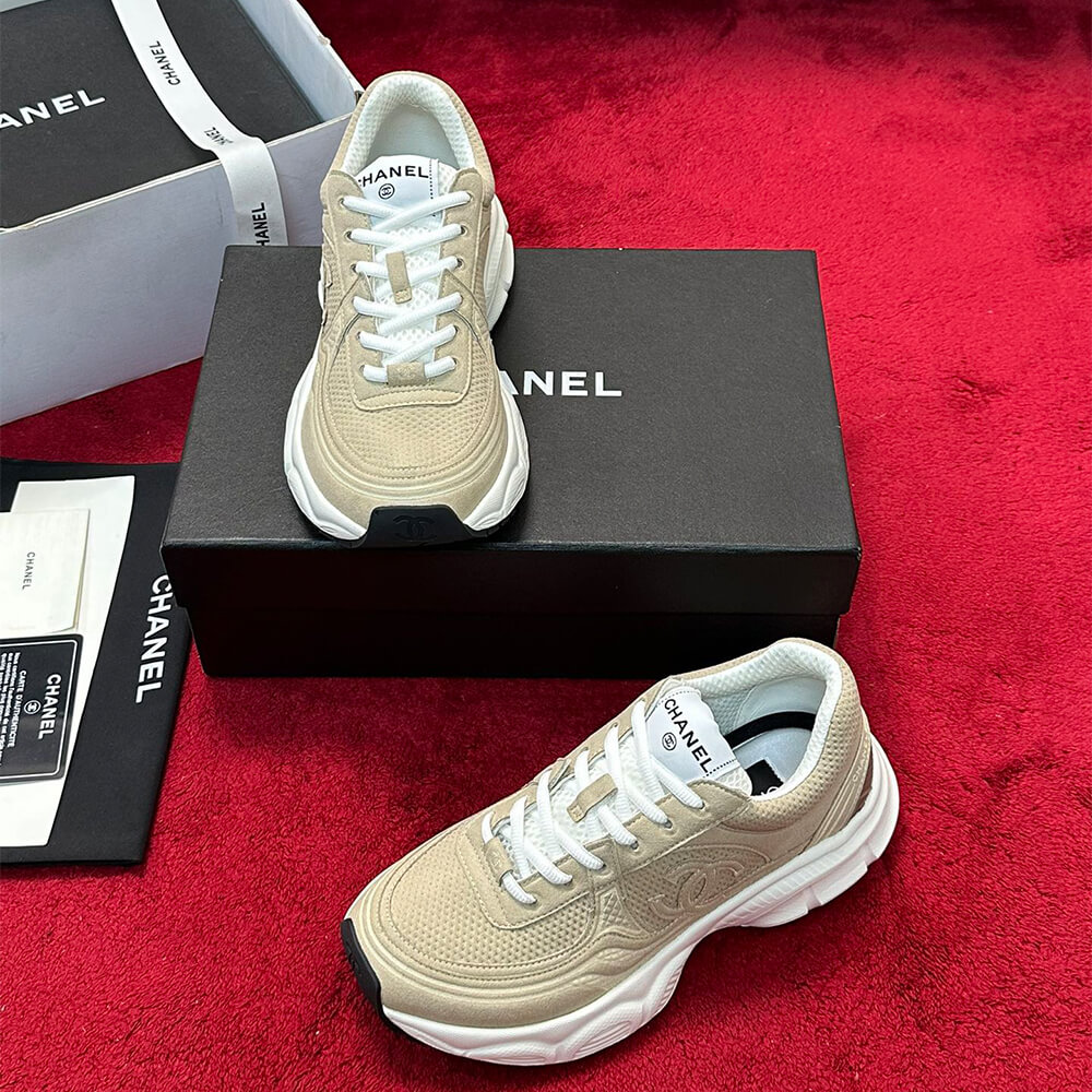 Ch**el Sneaker