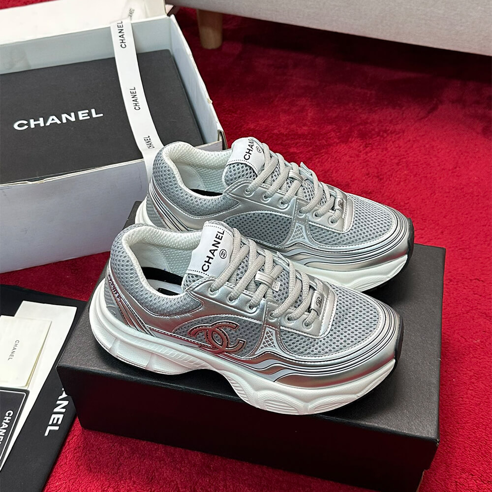 Ch**el Sneaker