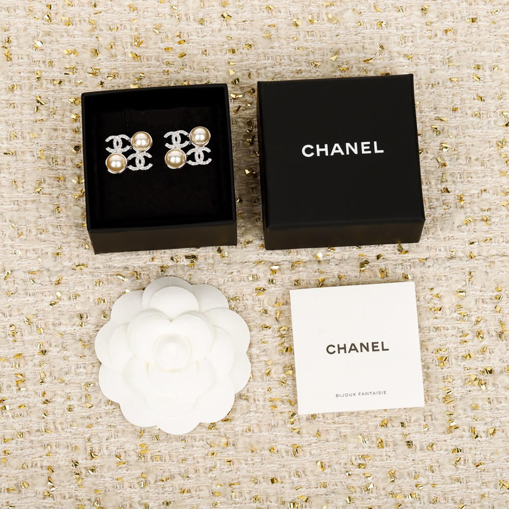 Ch**el D1am0nd EARRINGS