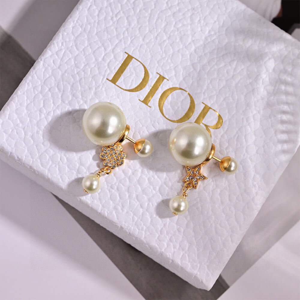 D10r PEARL EARRINGS