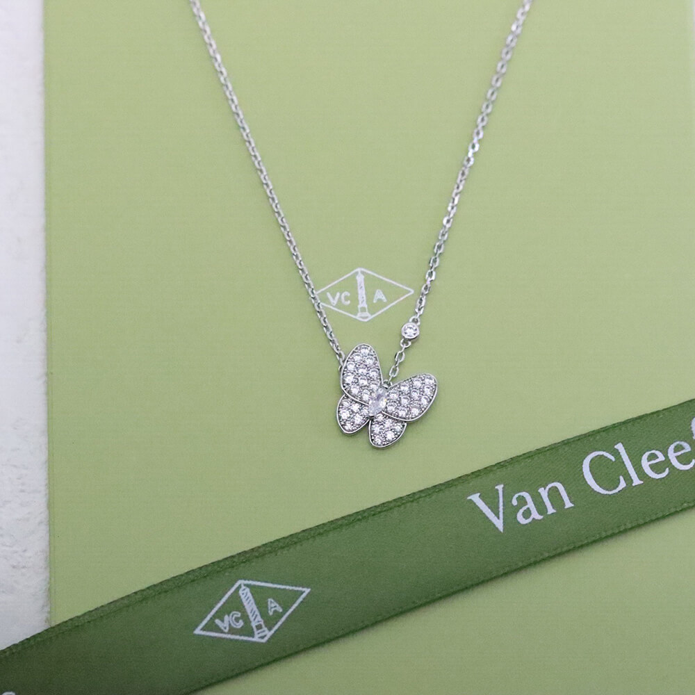 V*n Cl**f & Arpels Necklace