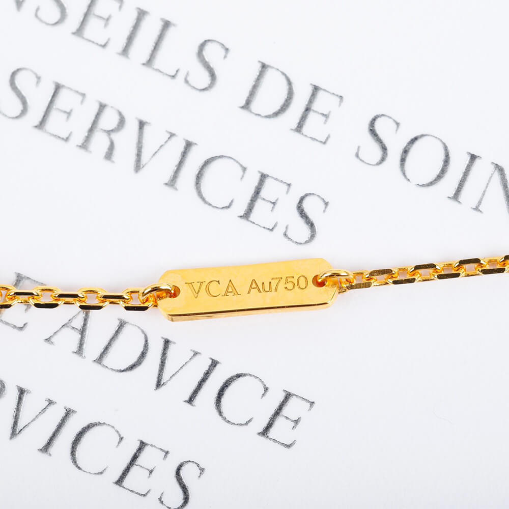 V*n Cl**f & Arpels Necklace