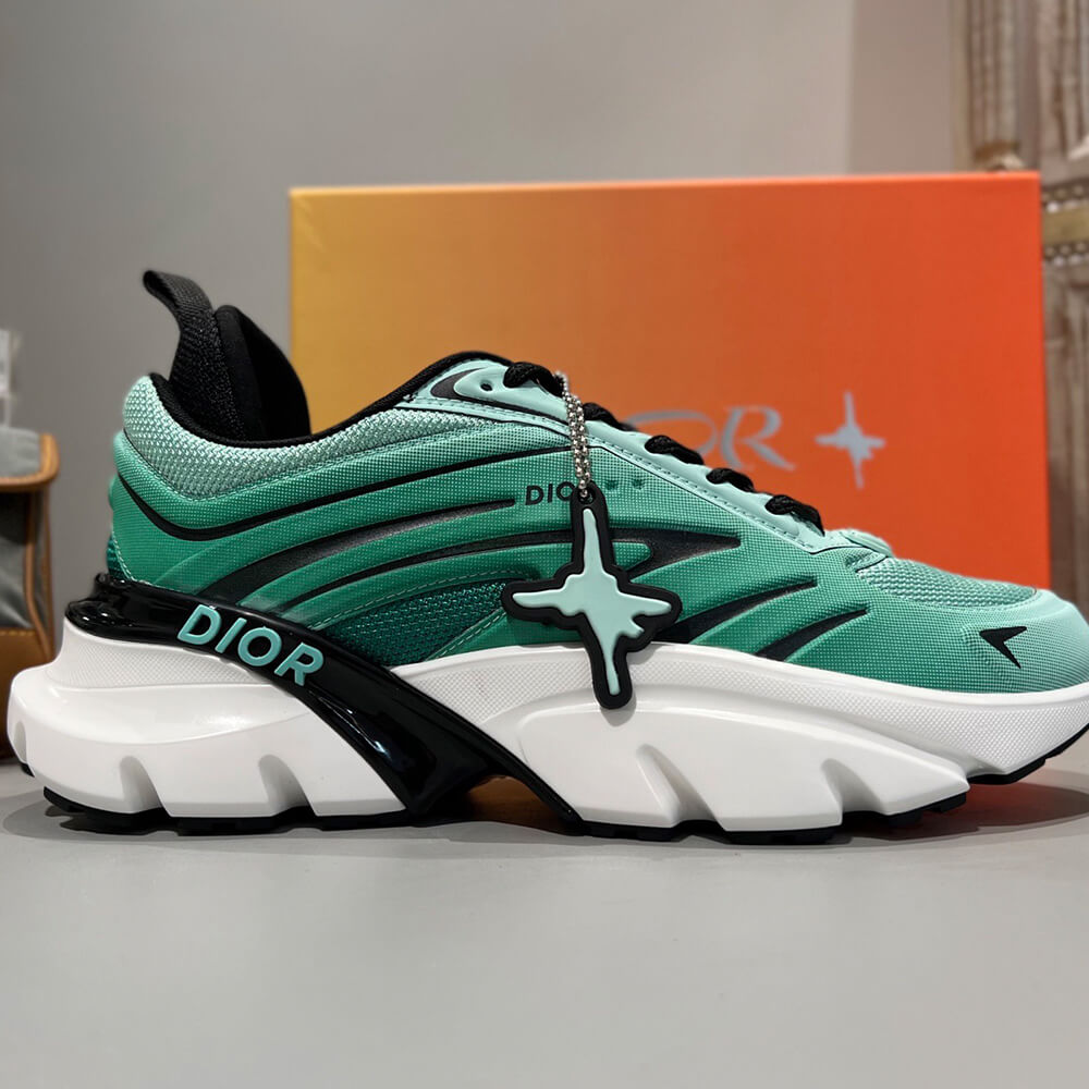 D10r  B44 Blade Sneaker