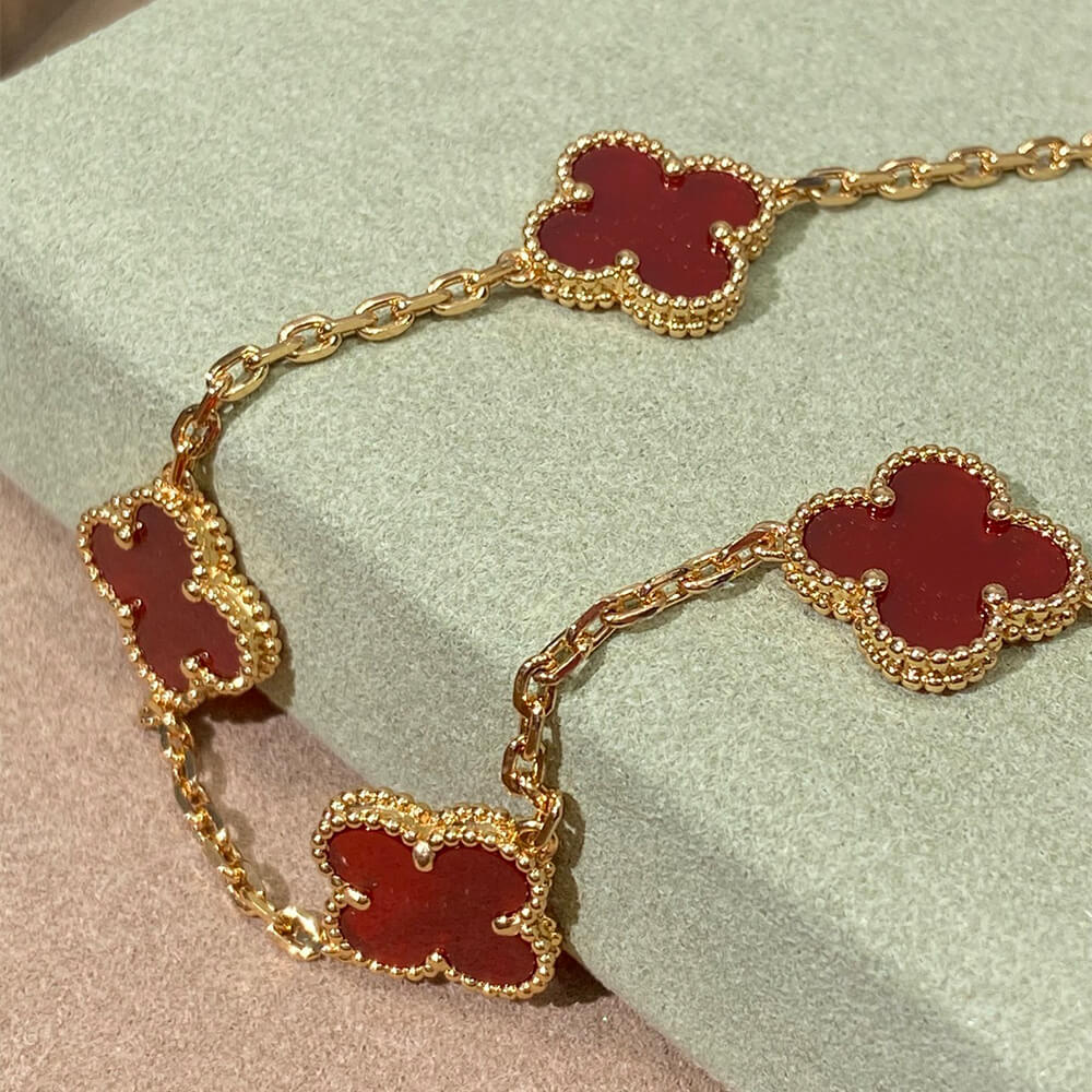 V*n Cl**f & Arpels Necklace
