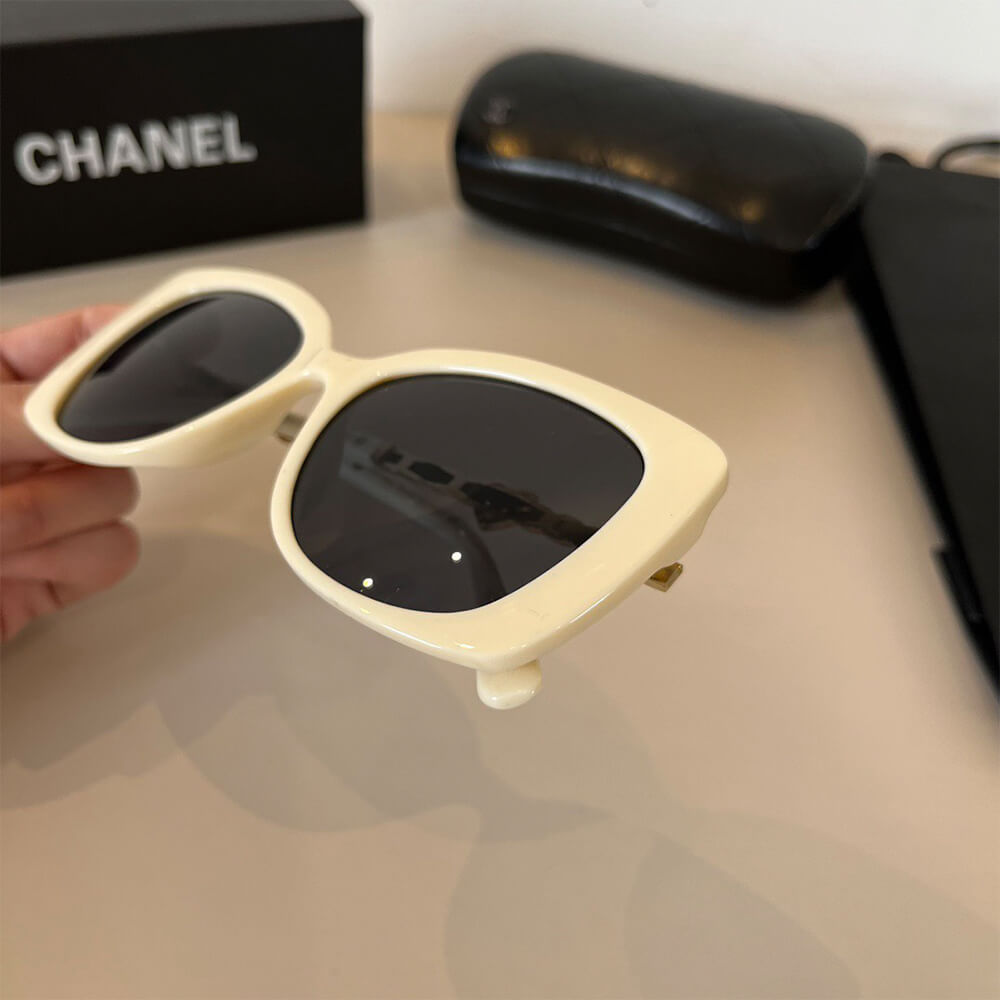 Ch**el SUNGLASSES
