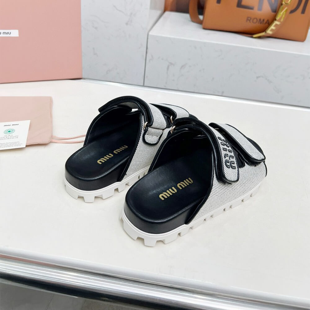 M1um1u Canvas slides
