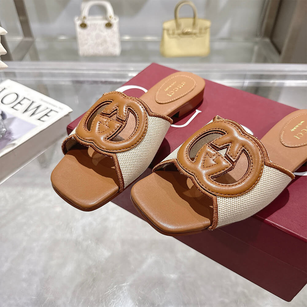Gvc*1 Women’s Interlocking G slide sandal