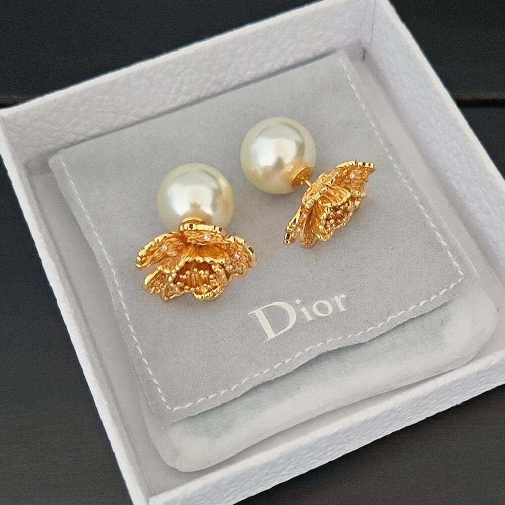 D10r EARRINGS