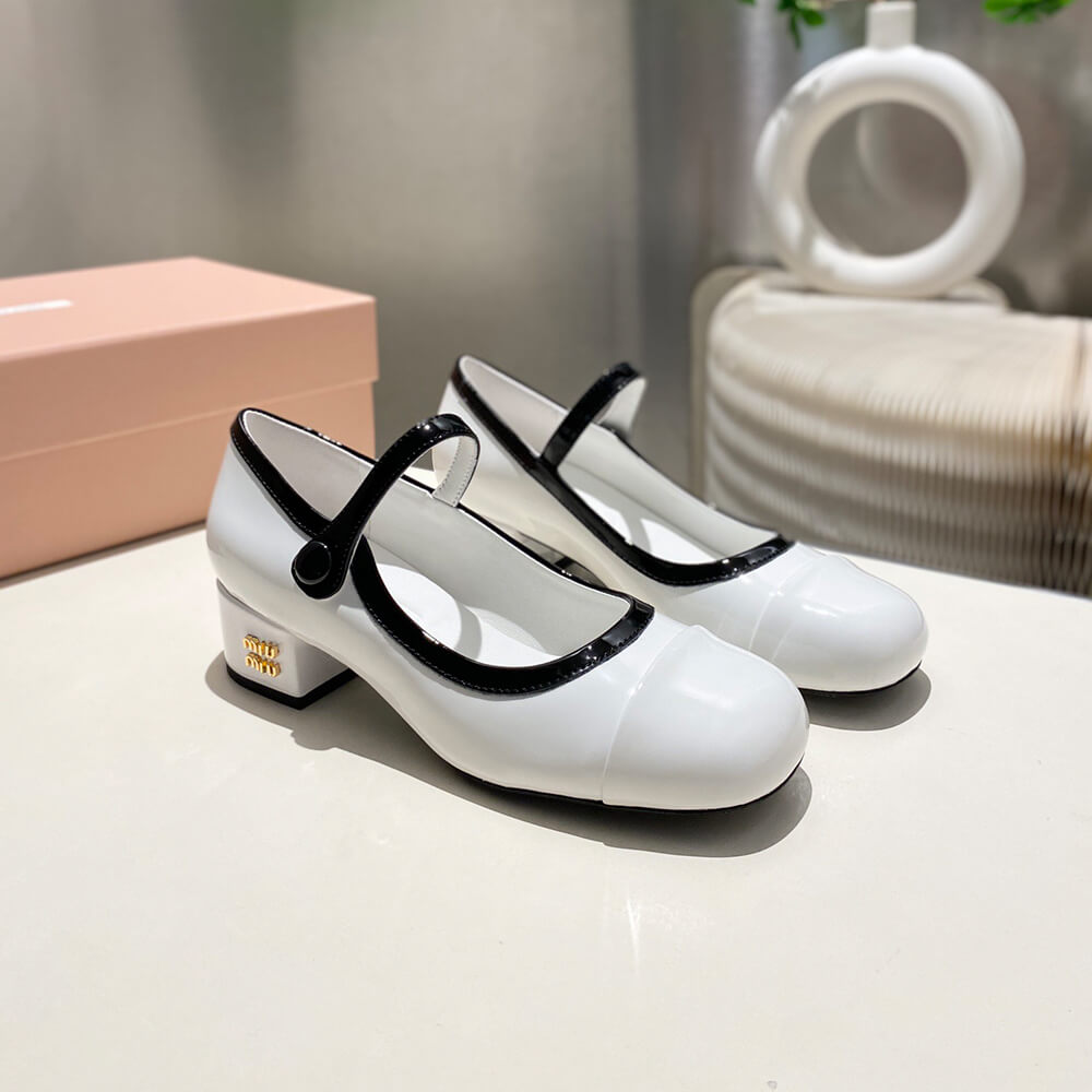 M1um1u Two-tone patent leather Mary Jane pumps
