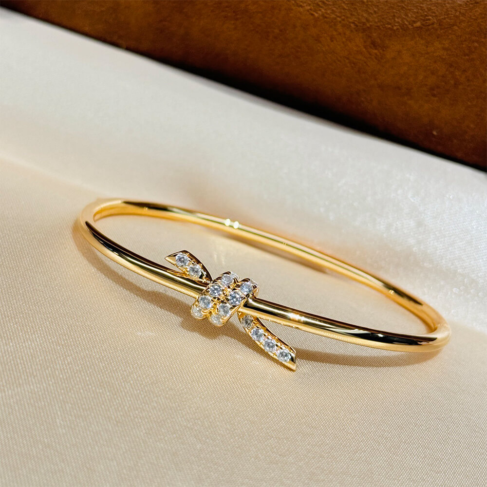 T*f*ny Knot Wire Bangle