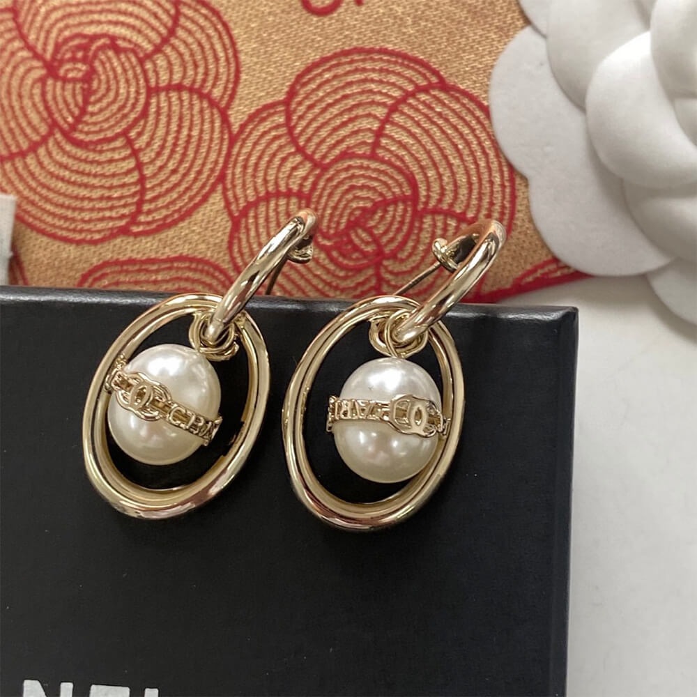 Ch**el PEARL EARRINGS