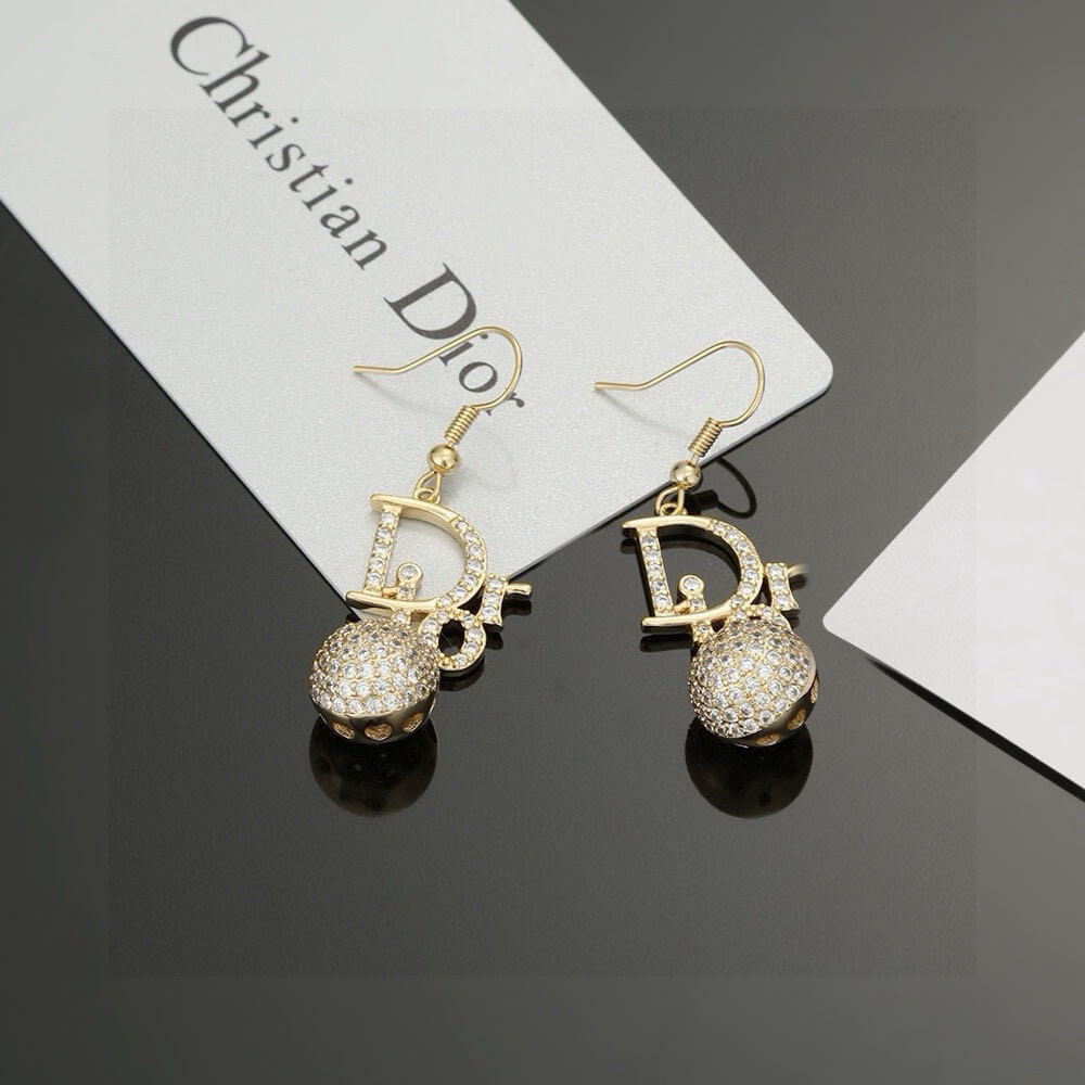 D10r EARRINGS