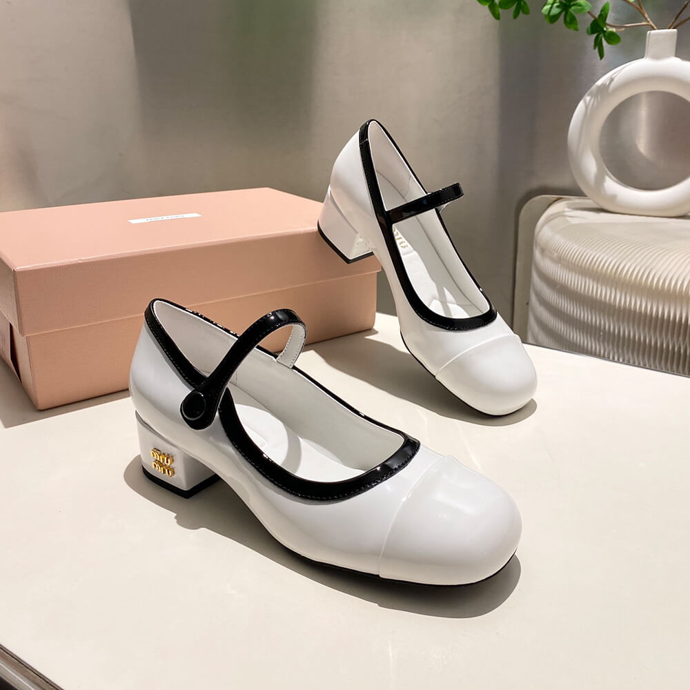 M1um1u Two-tone patent leather Mary Jane pumps