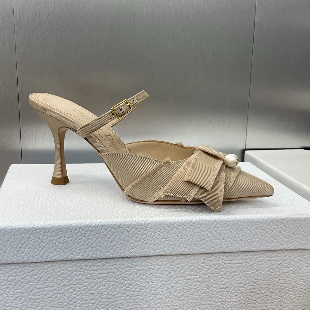 D10r AD10rable Heeled Mule