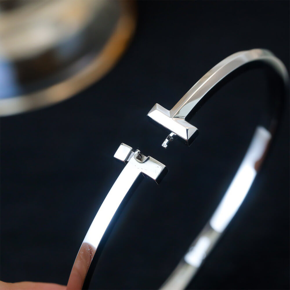 T*f*ny T T1 Narrow Hinged Bangle