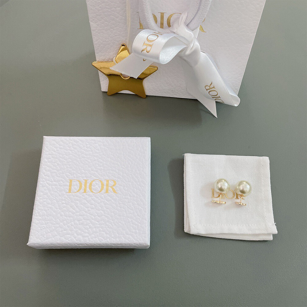 D10r EARRINGS