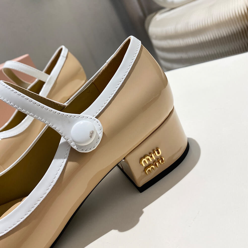 M1um1u Two-tone patent leather Mary Jane pumps