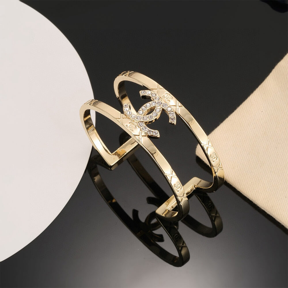 Ch**el bracelet