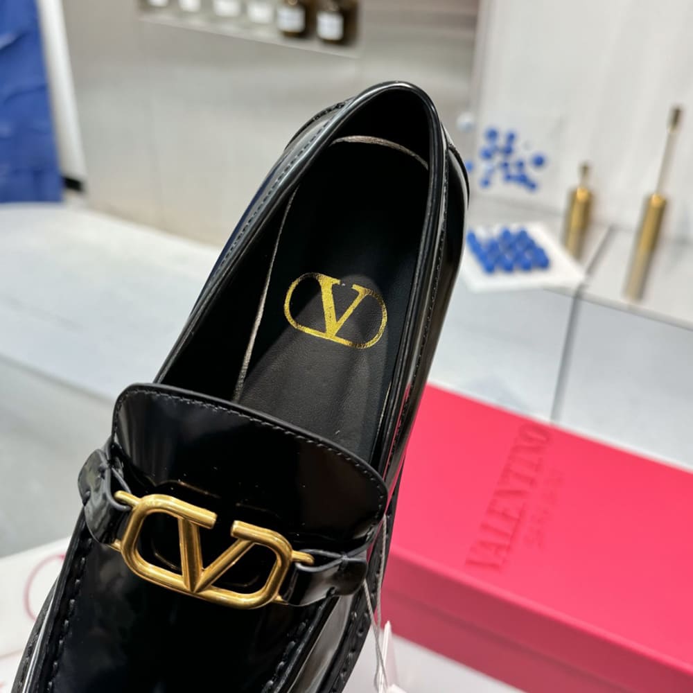 Va1e*ntin0 VLOGO SIGNATURE women’s calfskin loafers