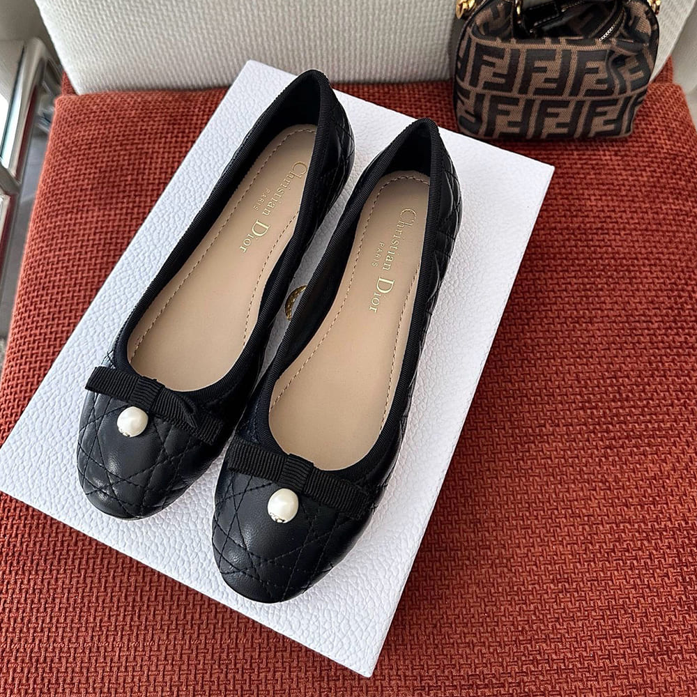 D10r Ballet Flat