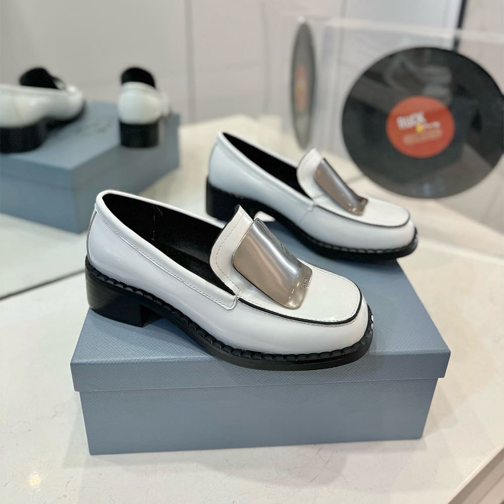Pra*a loafers