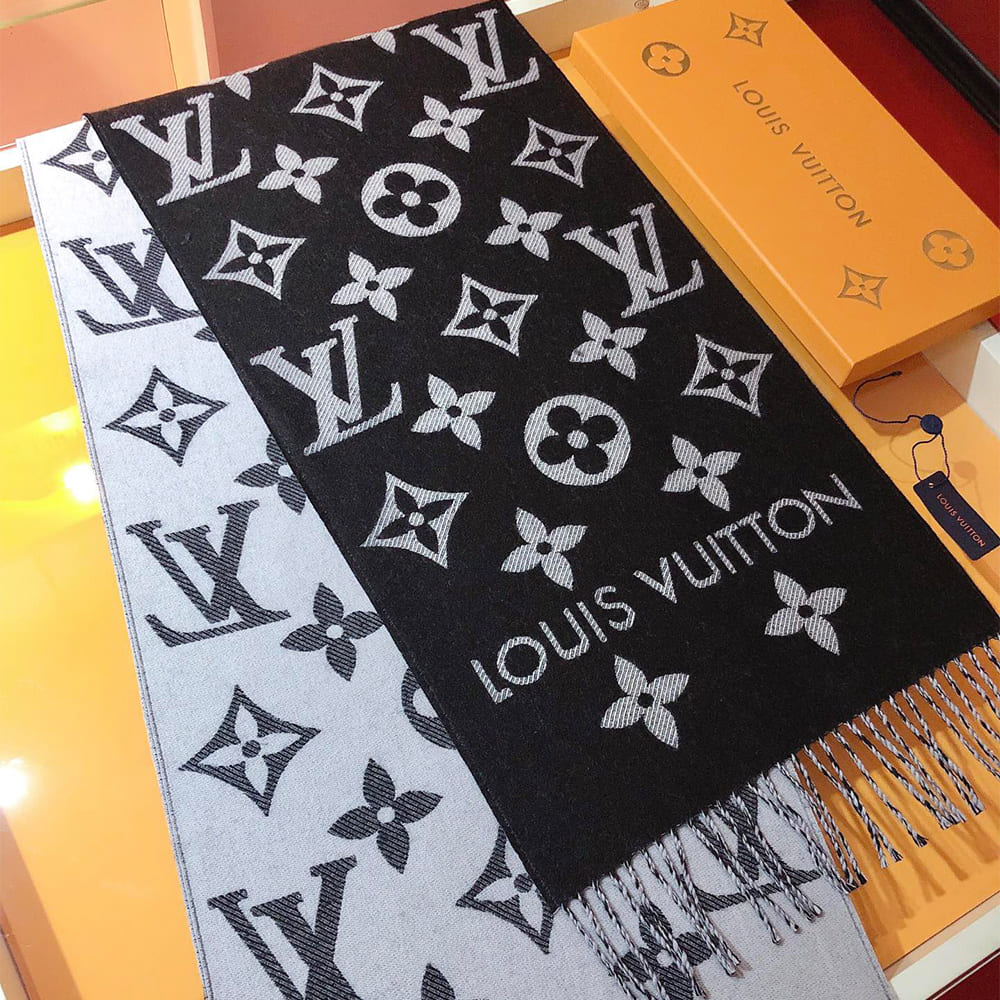 LV  ESSENTIAL Scarf
