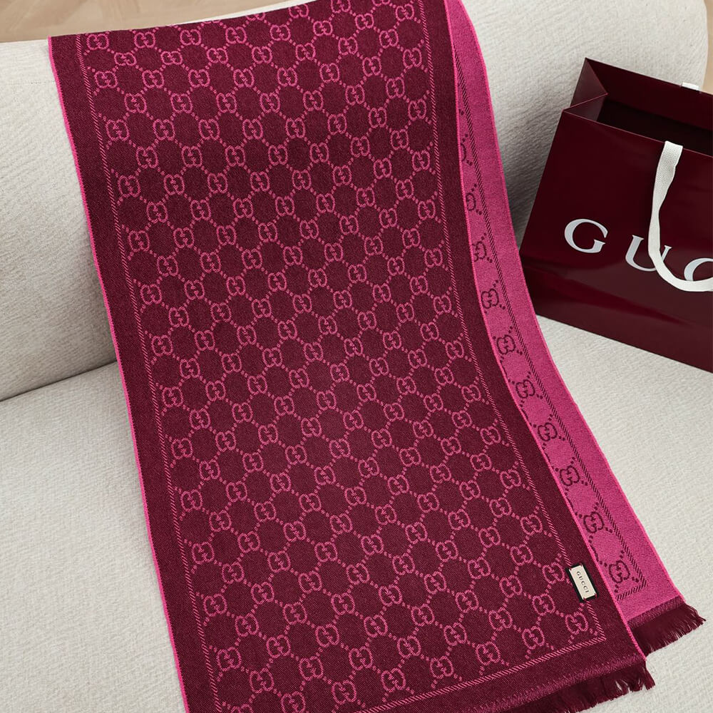 Gvc*1 GG wool scarf