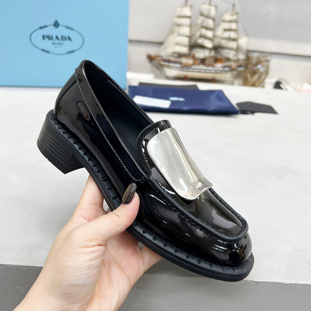 Pra*a loafers