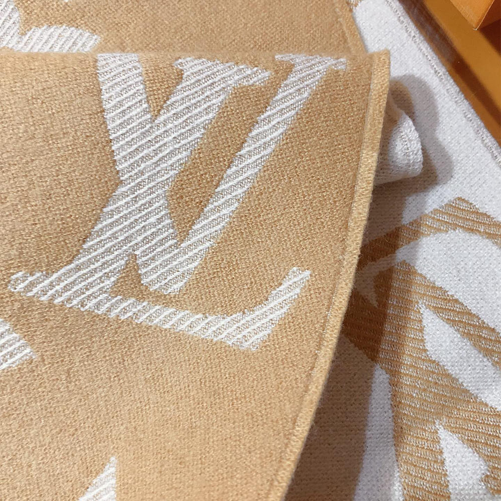 LV  ESSENTIAL Scarf