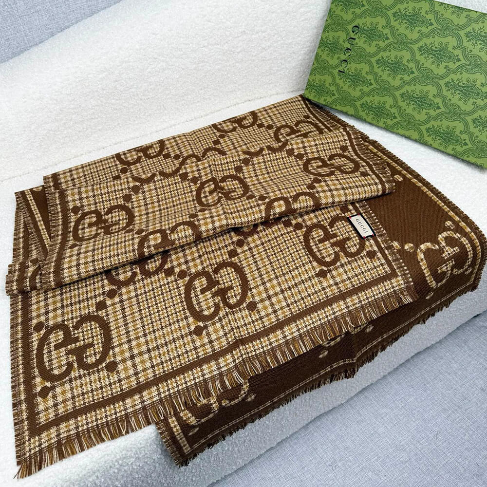 Gvc*1 GG wool scarf