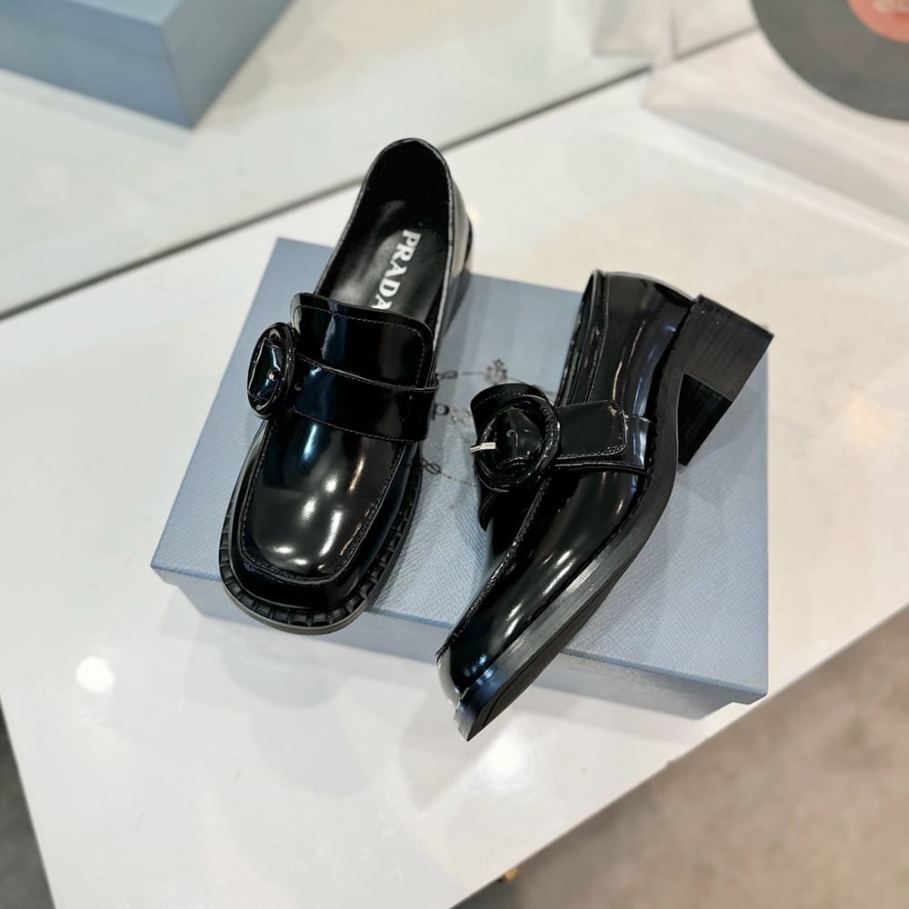 Pra*a loafers