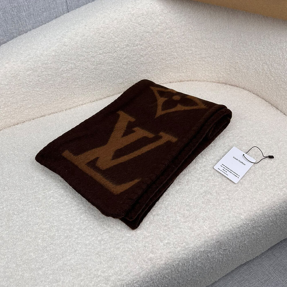 LV sweet dream Scarf