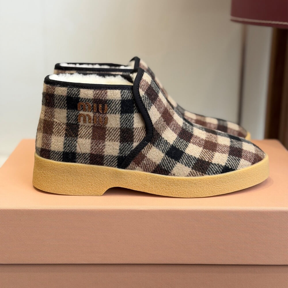 M1um1u Wool and shearling slip-on booties