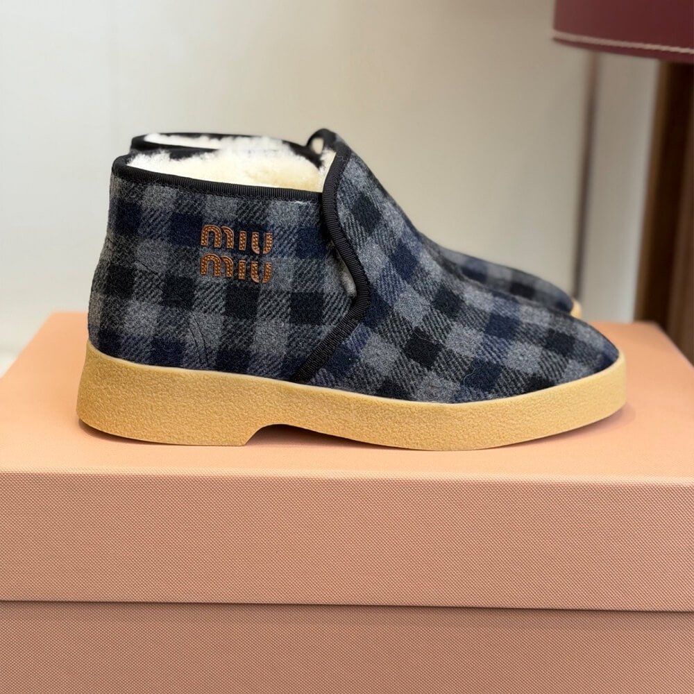 M1um1u Wool and shearling slip-on booties